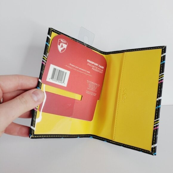 NWT Heys CMYK Zig-Zag Passport Holder. - Picture 3 of 5